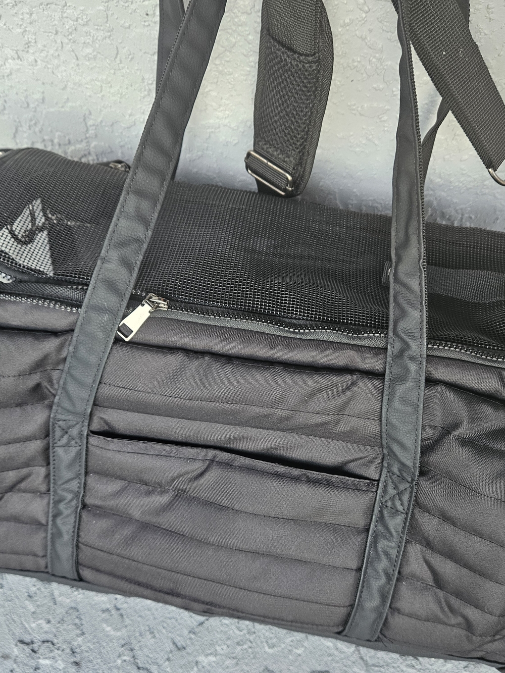 Men's Black Quilted Duffel Bag - Versatile Travel & Gym Tote